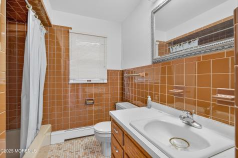 202 Woodland Drive Lincroft NJ 07738