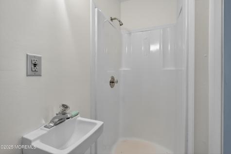 202 Woodland Drive Lincroft NJ 07738