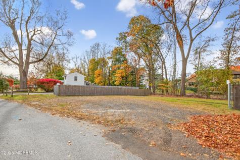 202 Woodland Drive Lincroft NJ 07738
