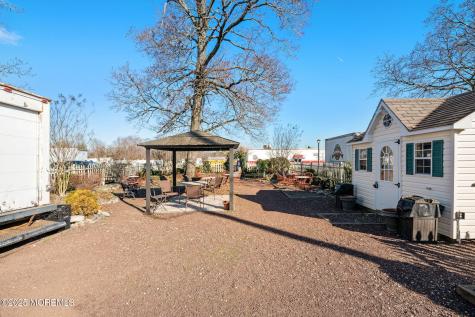 688 E Bay Avenue Barnegat NJ 08005