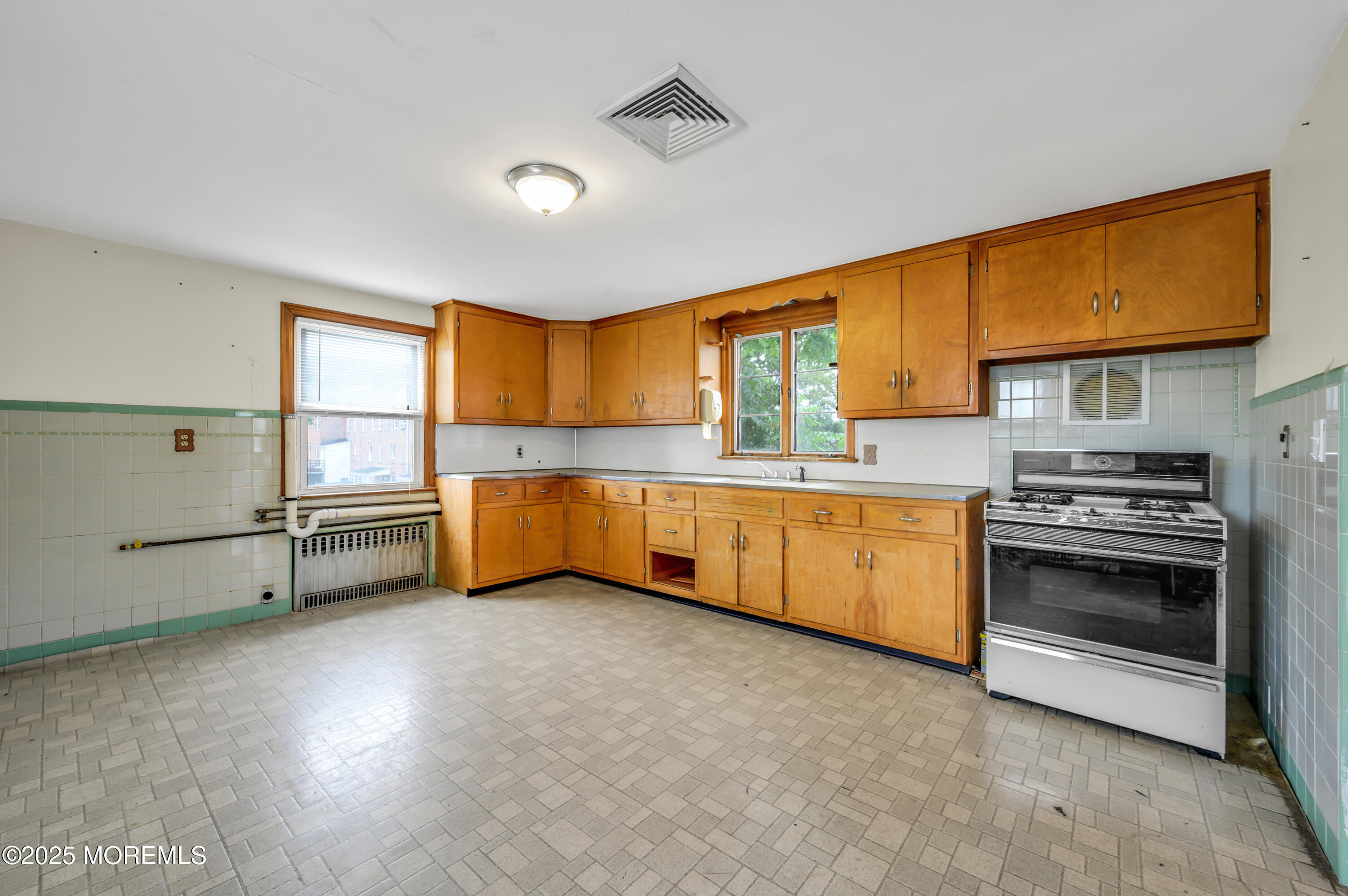46 E Somerset Street Raritan NJ 08869