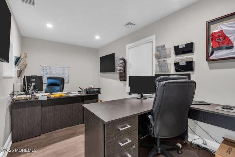 1029 Us 9 Howell NJ 07731
