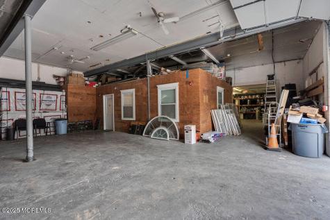 1029 Us 9 Howell NJ 07731