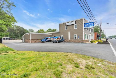 1029 Us 9 Howell NJ 07731