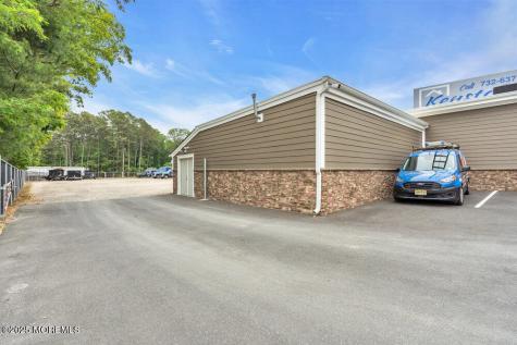 1029 Us 9 Howell NJ 07731