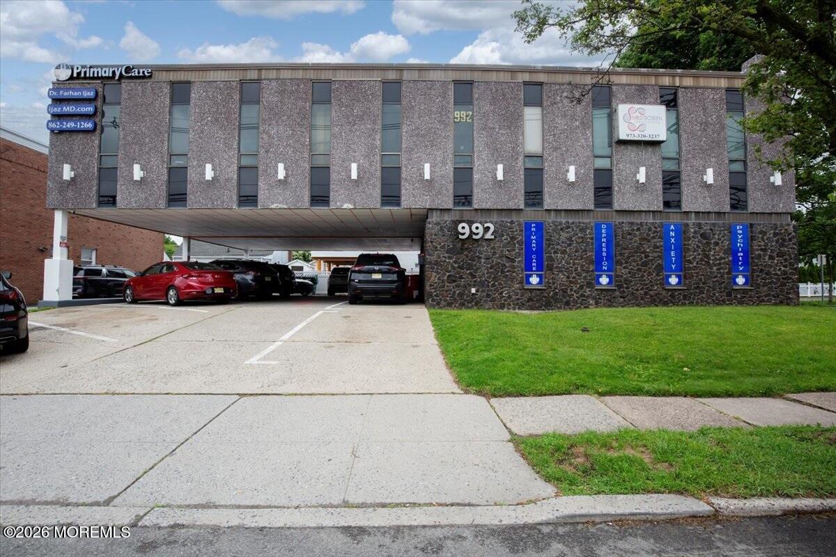 992 Clifton Avenue Clifton NJ 07013