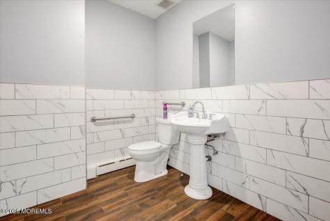 992 Clifton Avenue Clifton NJ 07013