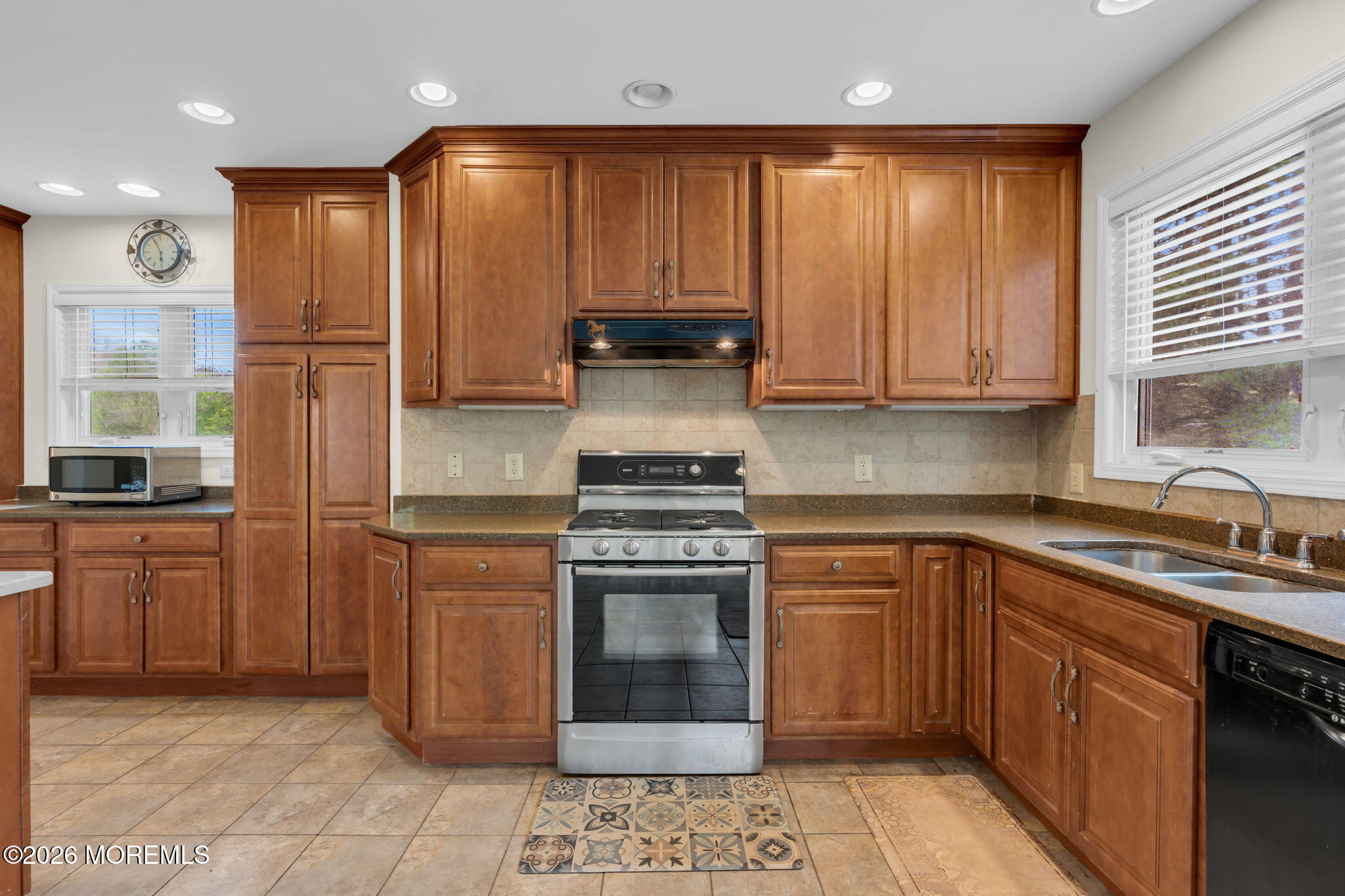 10 Daum Road Manalapan NJ 07726