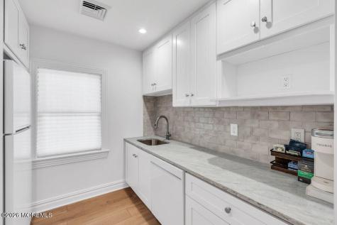 17 W River Road Rumson NJ 07760