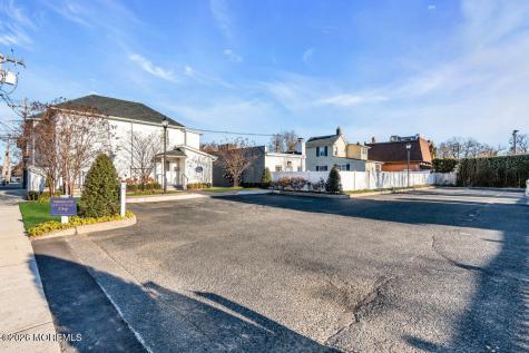 17 W River Road Rumson NJ 07760