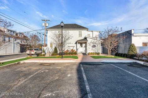 17 W River Road Rumson NJ 07760