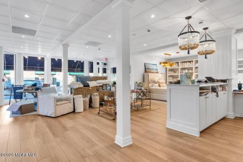 17 W River Road Rumson NJ 07760