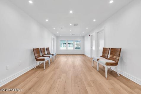 17 W River Road Rumson NJ 07760