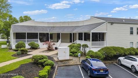 59 Avenue At The Common Shrewsbury Boro NJ 07702