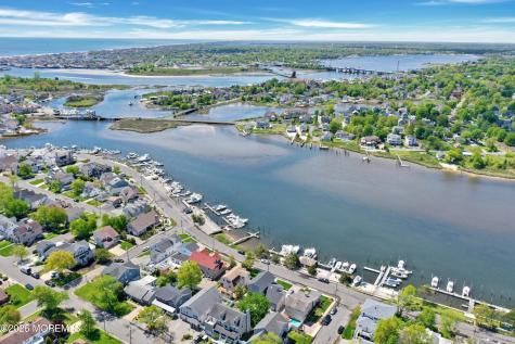 13 Pearce Avenue Manasquan NJ 08736