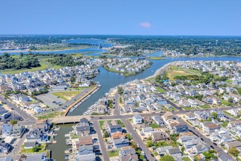 13 Pearce Avenue Manasquan NJ 08736