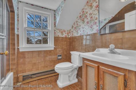 911 Middletown Lincroft Road Middletown NJ 07748