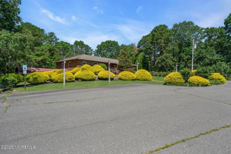 2101 Lake Road Manchester NJ 08759