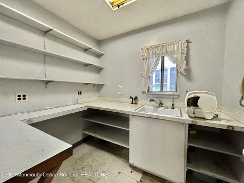 82 W Main Street Freehold NJ 07728