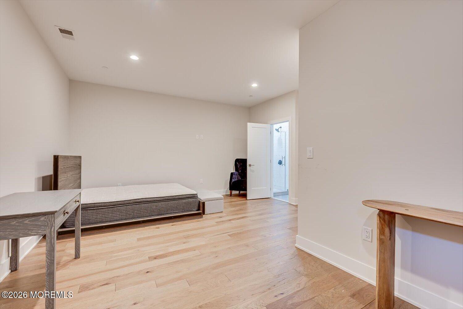 16 Valiant Court Middletown NJ 07748