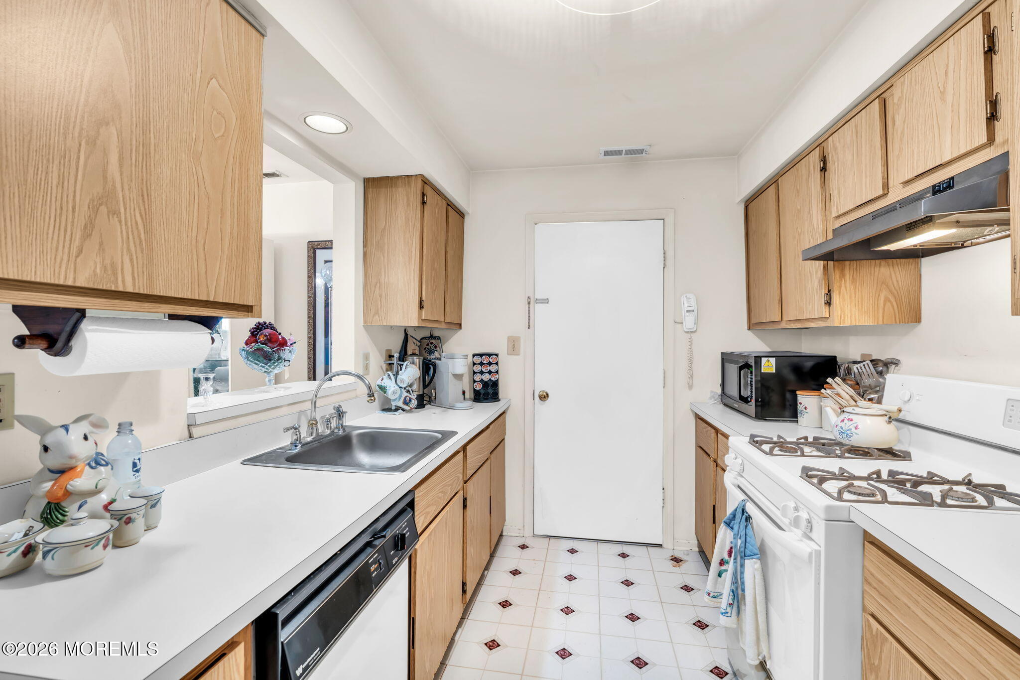 11 Racquet Rd. Road Wall NJ 07719