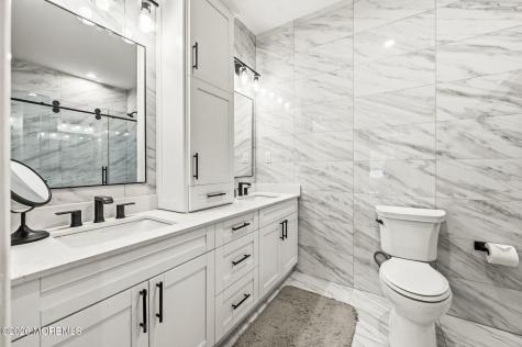 16 Remington Court Farmingdale NJ 07727