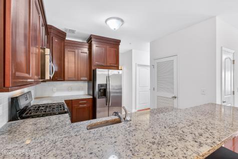 102 E Elizabeth Avenue Linden City NJ 07036