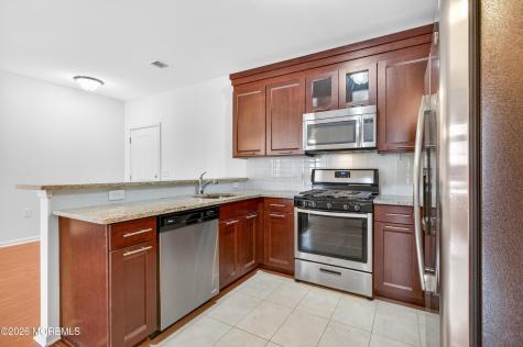 102 E Elizabeth Avenue Linden City NJ 07036