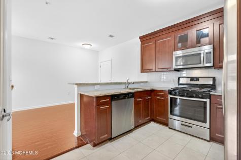 102 E Elizabeth Avenue Linden City NJ 07036
