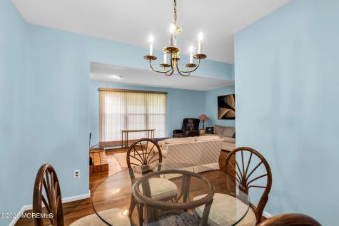 302 Bent Trail Toms River NJ 08753
