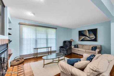 302 Bent Trail Toms River NJ 08753