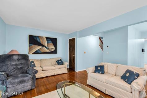 302 Bent Trail Toms River NJ 08753