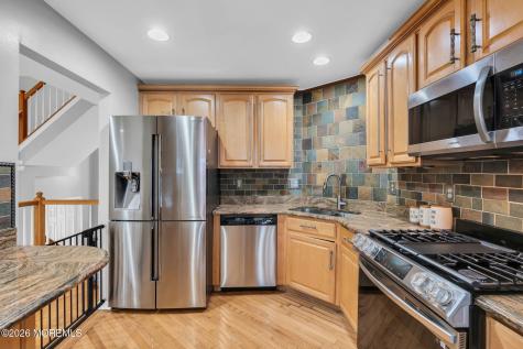 29 Hanna Lane Laurence Harbor NJ 08879