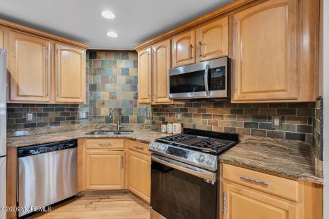 29 Hanna Lane Laurence Harbor NJ 08879
