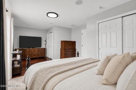 29 Hanna Lane Laurence Harbor NJ 08879