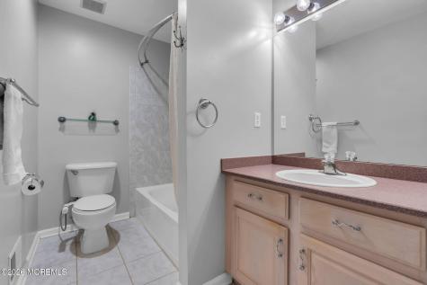 29 Hanna Lane Laurence Harbor NJ 08879