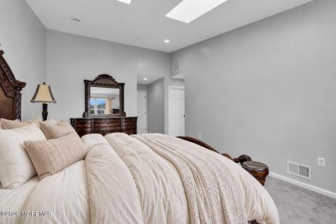 29 Hanna Lane Laurence Harbor NJ 08879
