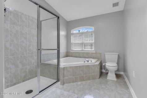 29 Hanna Lane Laurence Harbor NJ 08879