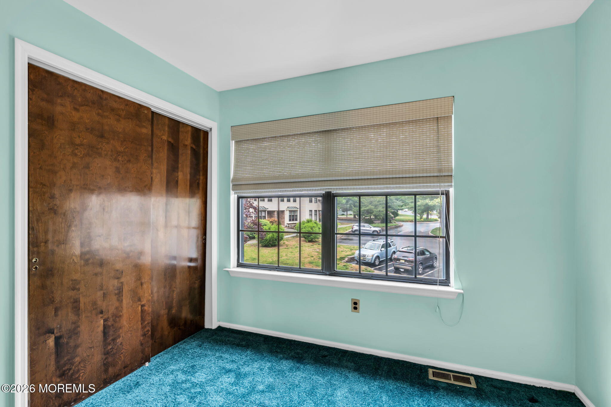 302 Bent Trail Toms River NJ 08753