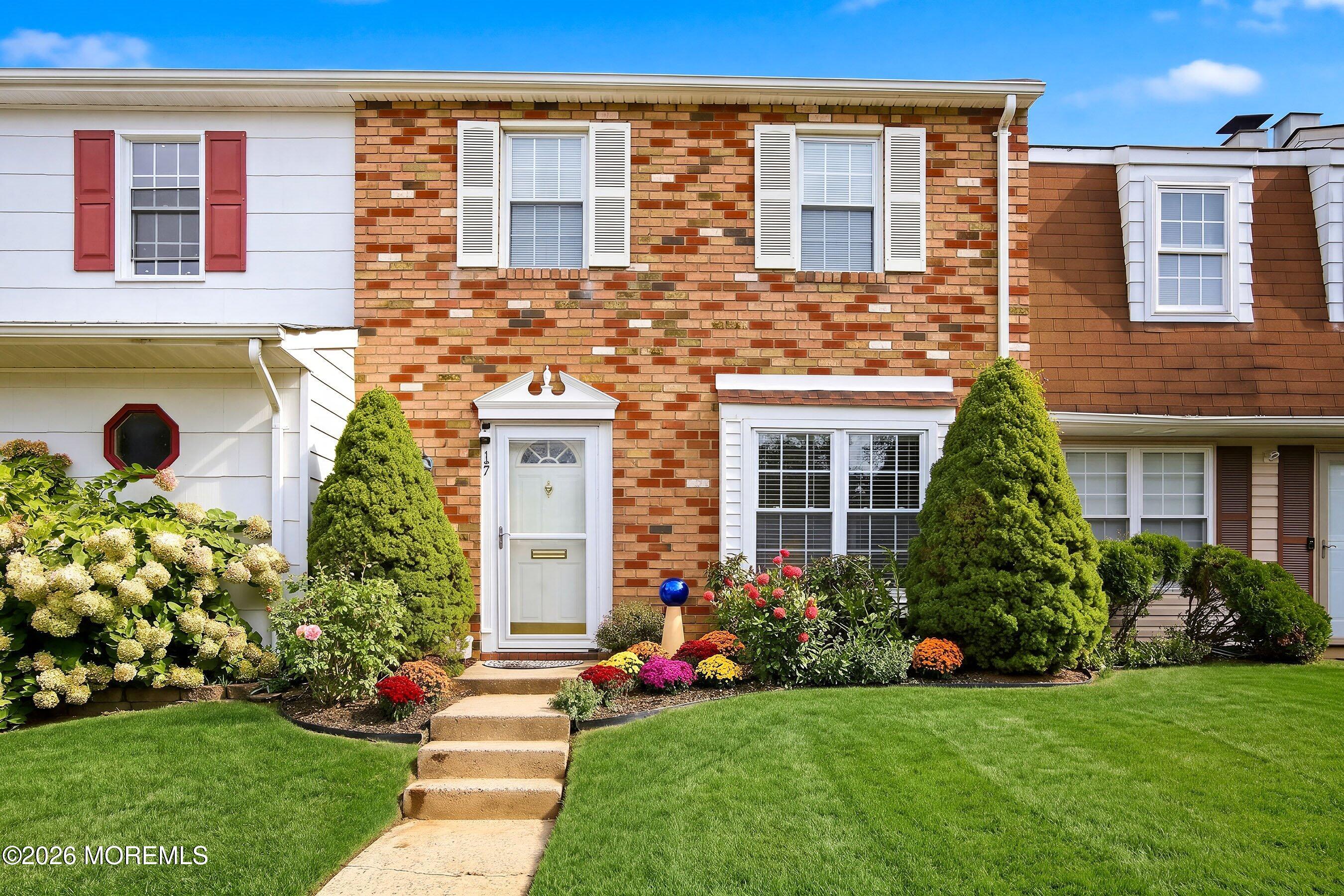 17 Kingsley Way Freehold NJ 07728