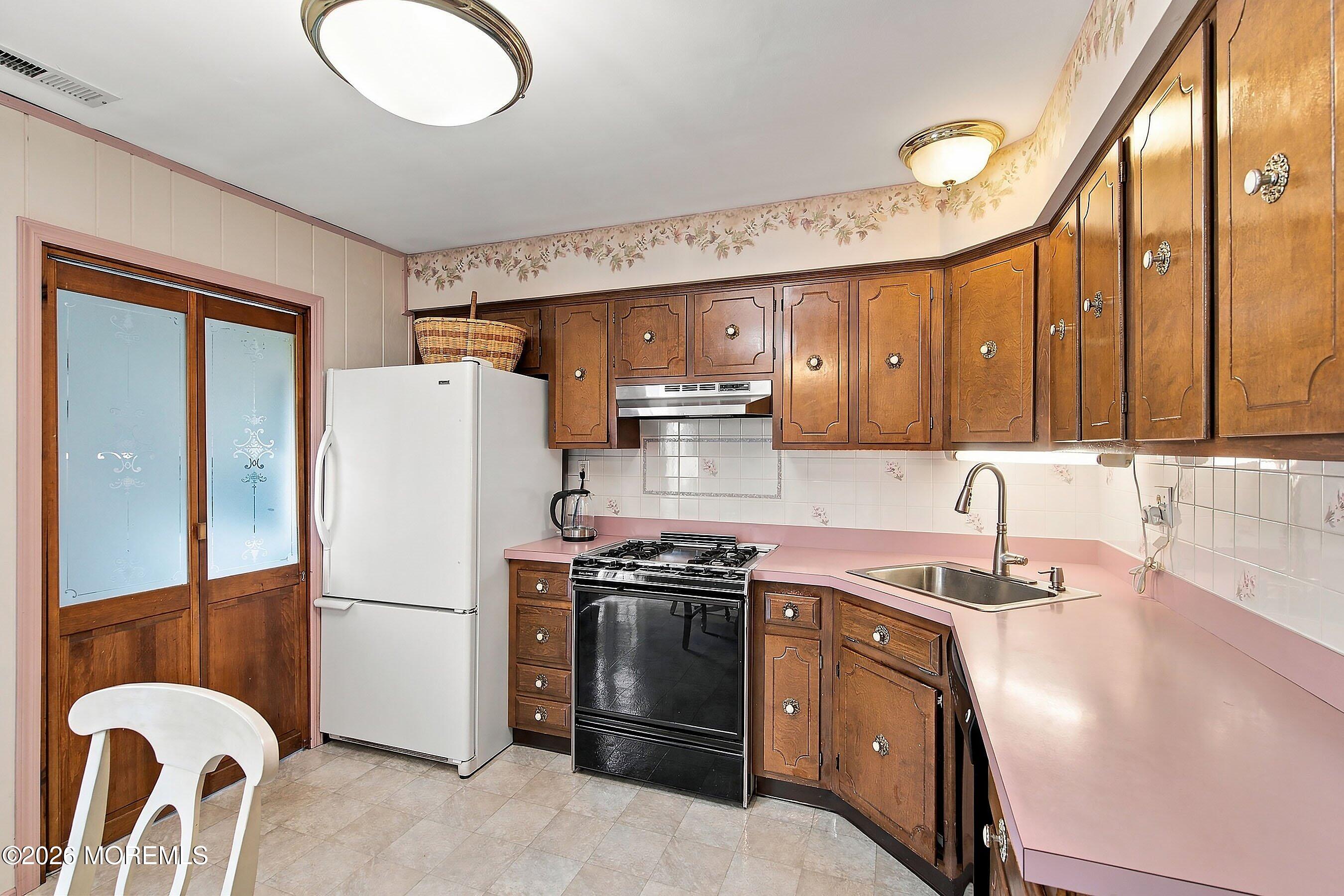 17 Kingsley Way Freehold NJ 07728