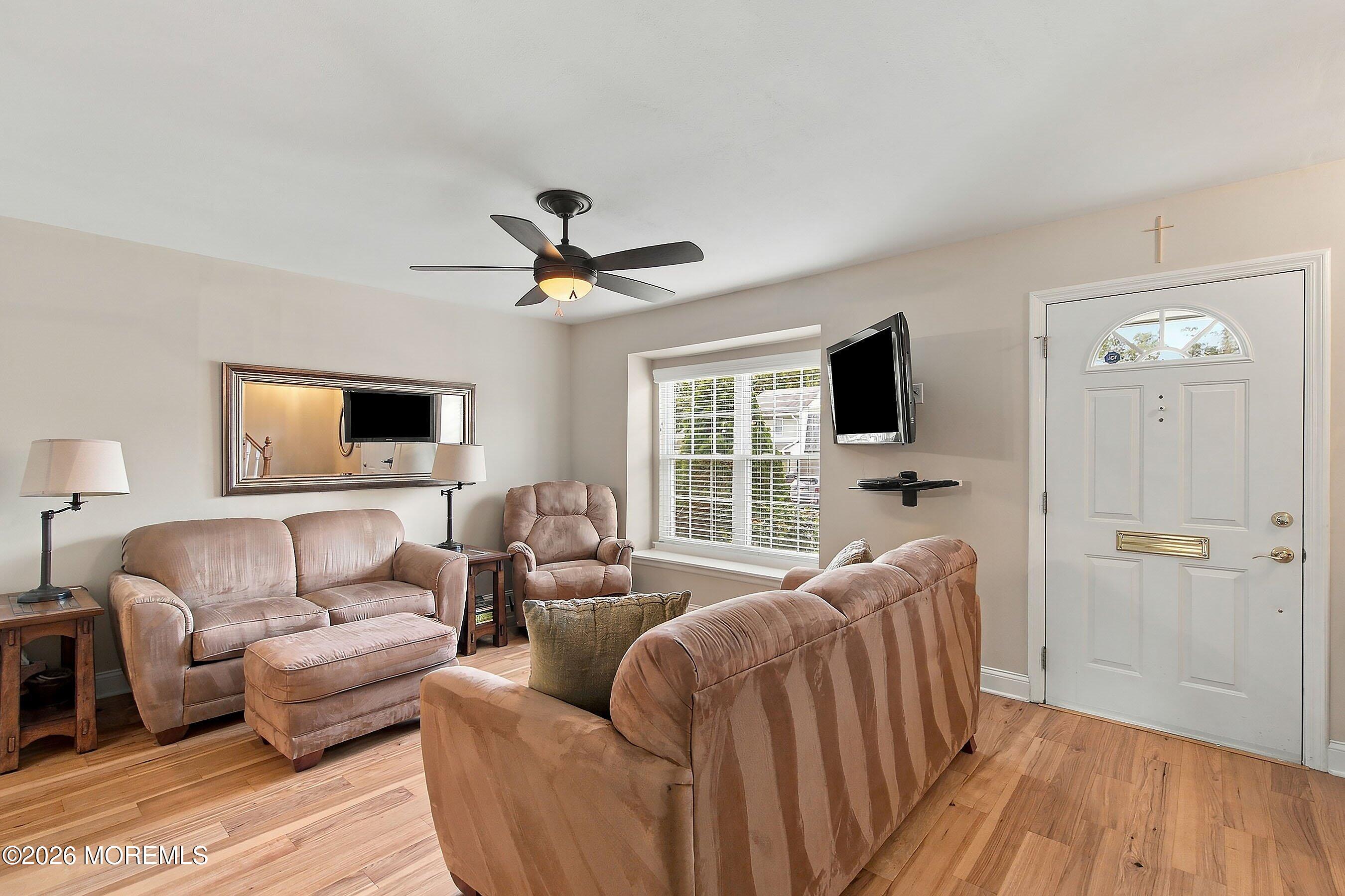 17 Kingsley Way Freehold NJ 07728