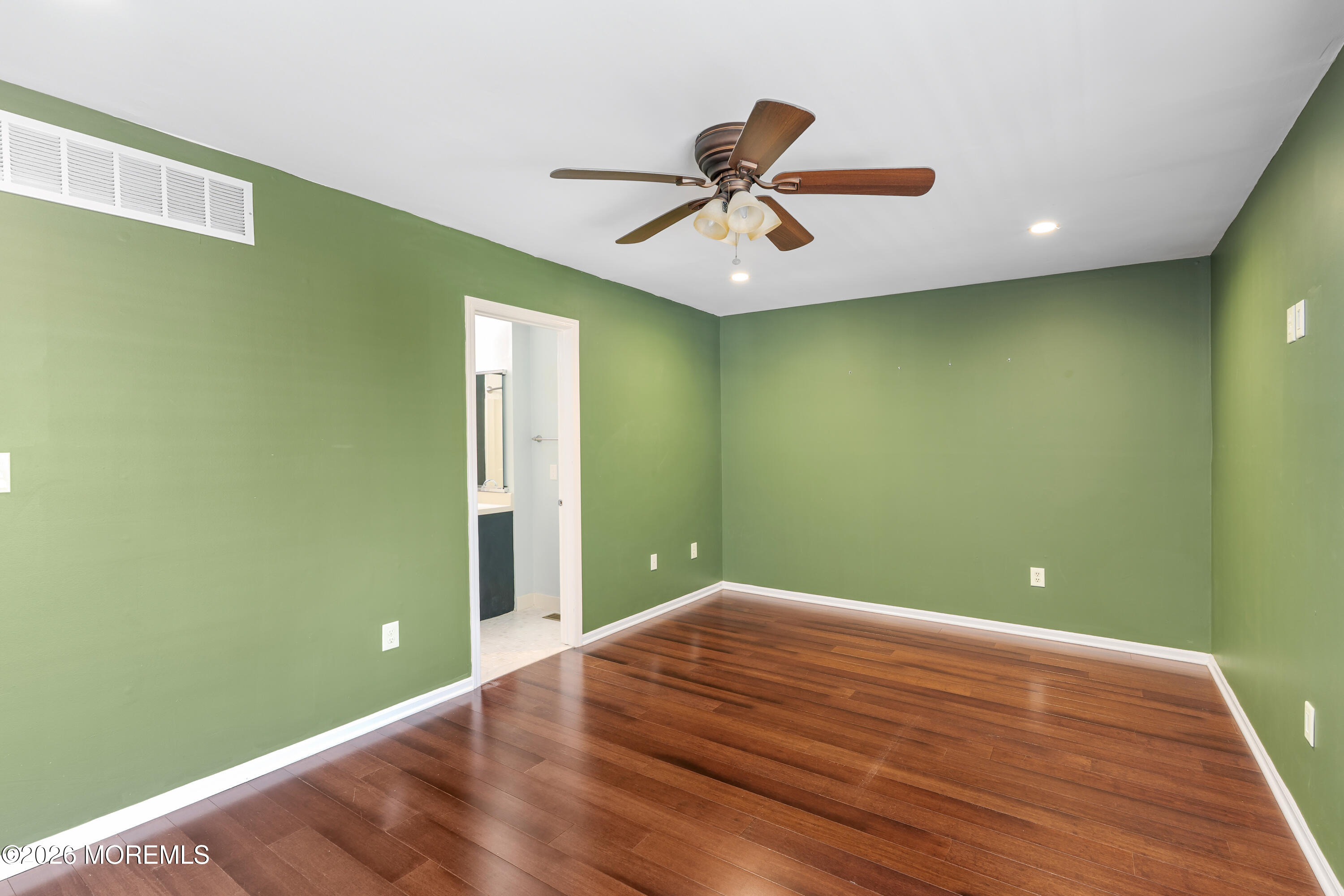 22 Oak Lane Eatontown NJ 07724