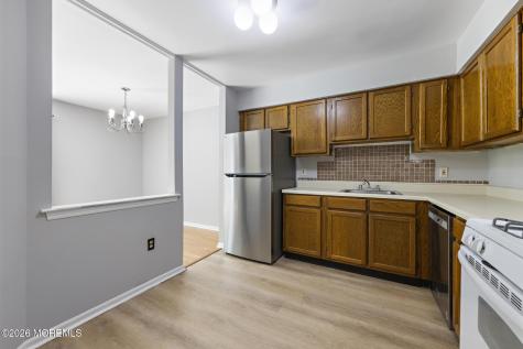 39 Oak Lane Eatontown NJ 07724