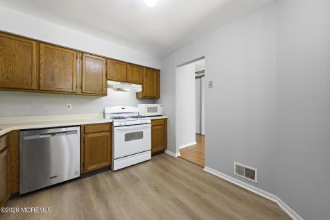 39 Oak Lane Eatontown NJ 07724