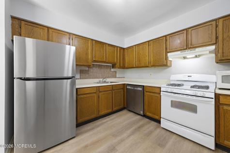 39 Oak Lane Eatontown NJ 07724