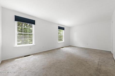 39 Oak Lane Eatontown NJ 07724