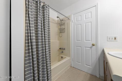 39 Oak Lane Eatontown NJ 07724