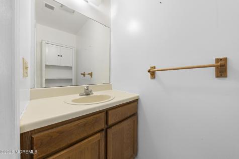 39 Oak Lane Eatontown NJ 07724