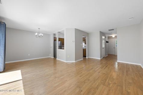 39 Oak Lane Eatontown NJ 07724